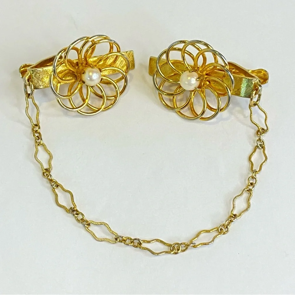 Vintage Sweater Clips Gold Tone‎ Flower Faux Pearl Chain Mid Century